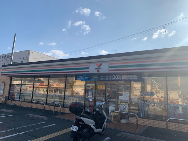 コンビニ　セブンイレブン大阪北加賀屋1丁目店（コンビニ）まで210m