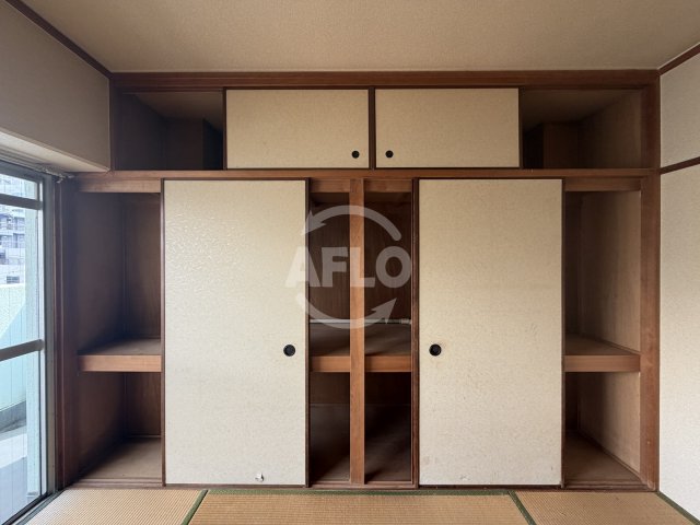収納　メゾンロイヤル　　クローゼット