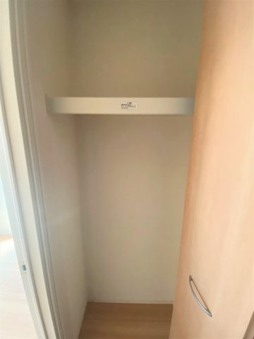 収納　別部屋同一間取りのお写真となります。