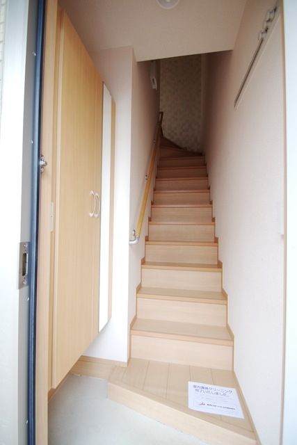 玄関　★お問い合わせはタウンハウジングまで★