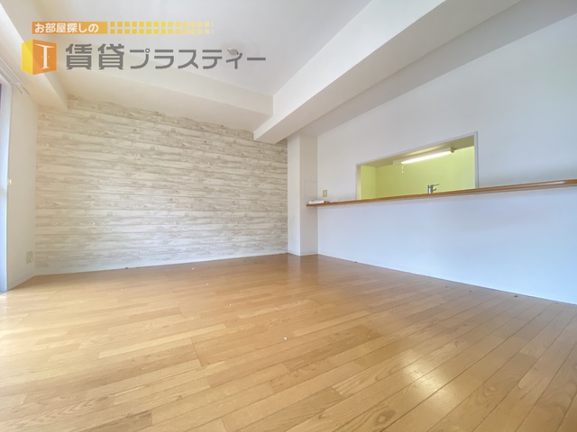 居室・リビング　広々したリビングでくつろいでください。