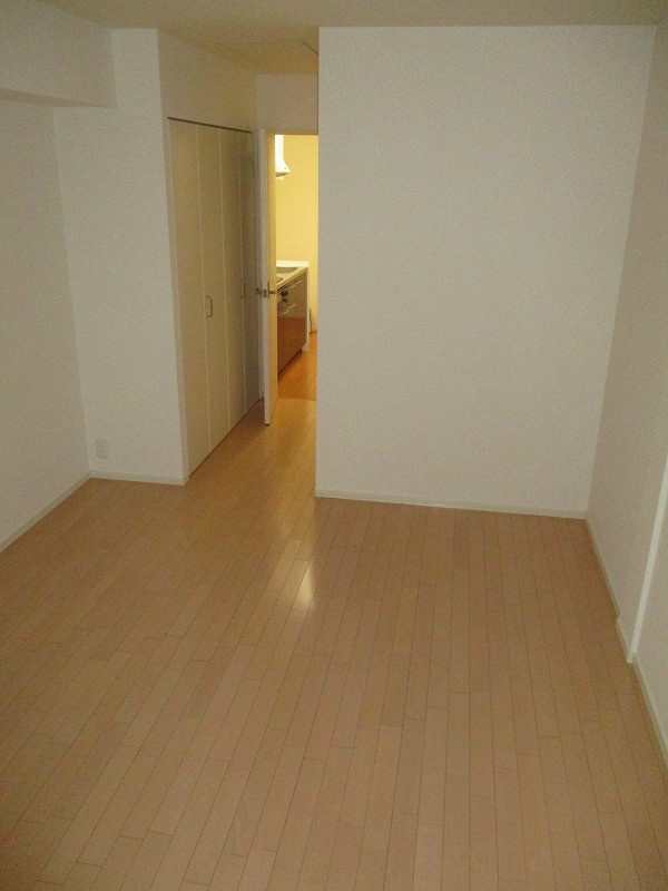 居室・リビング　同建物の別部屋