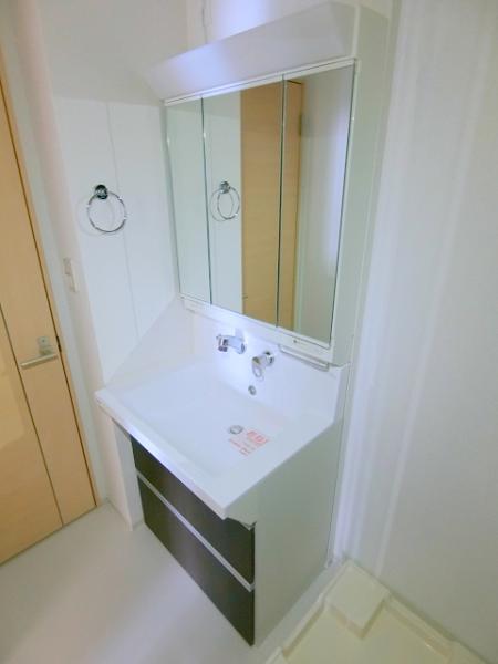 洗面設備　写真は別のお部屋のイメージです