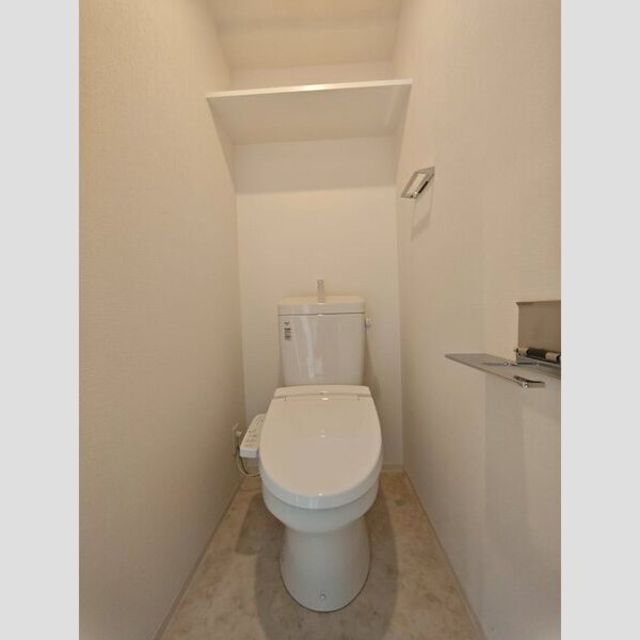 トイレ　同施工の参考写真です