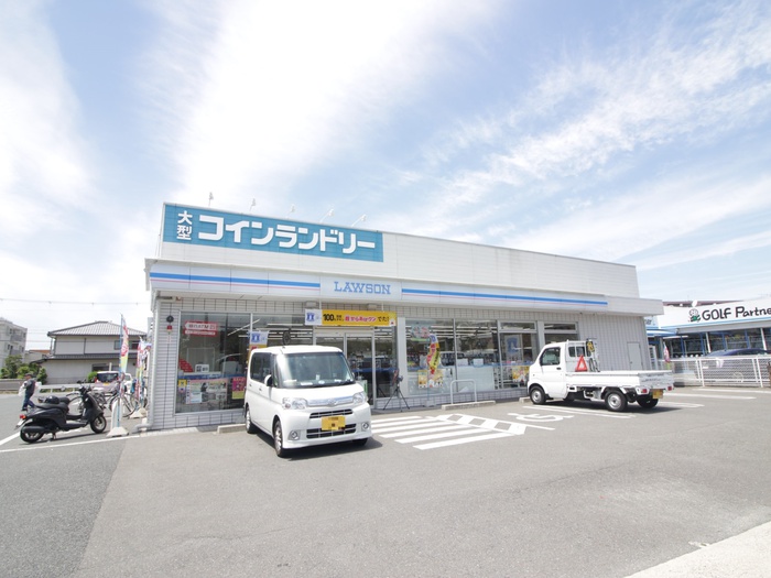 コンビニ　ローソン桂朝日町店（コンビニ）まで210m