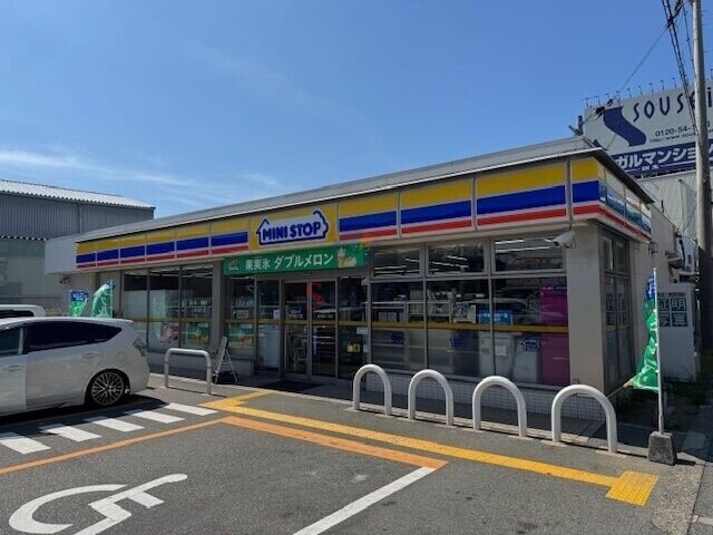 コンビニ　ミニストップ豊中利倉1丁目店（コンビニ）まで279m