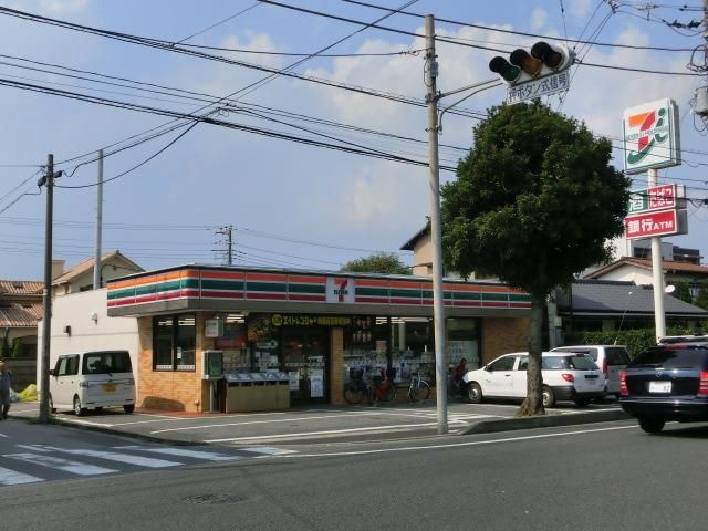 コンビニ　セブンイレブン（コンビニ）まで400m