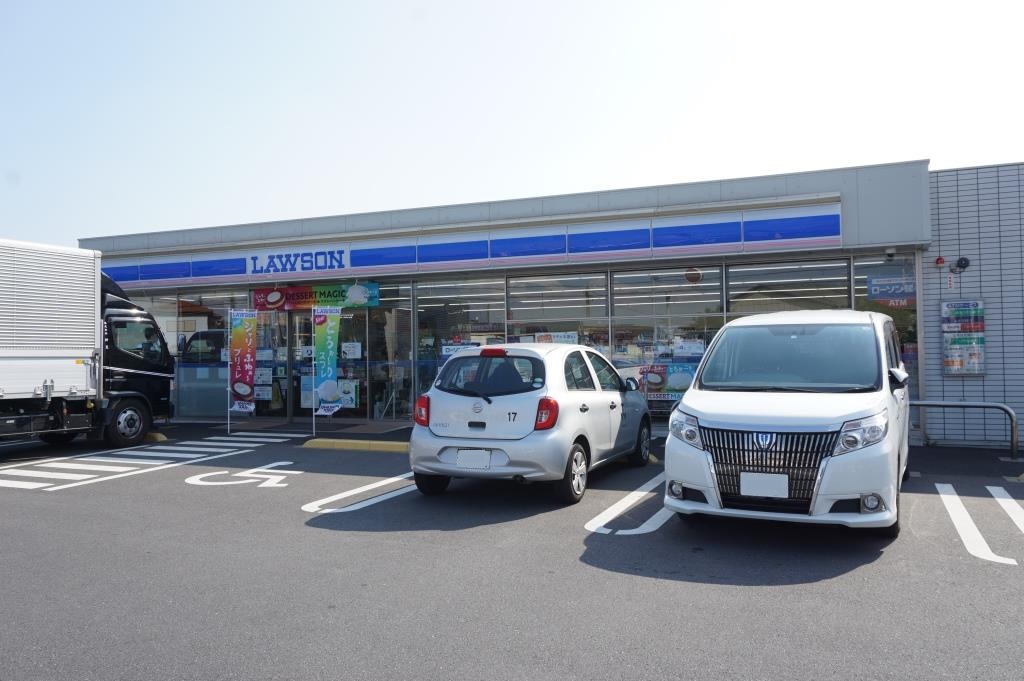コンビニ　ローソン 八潮一丁目店（コンビニ）まで206m