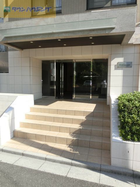 エントランス　オシャレな外観です