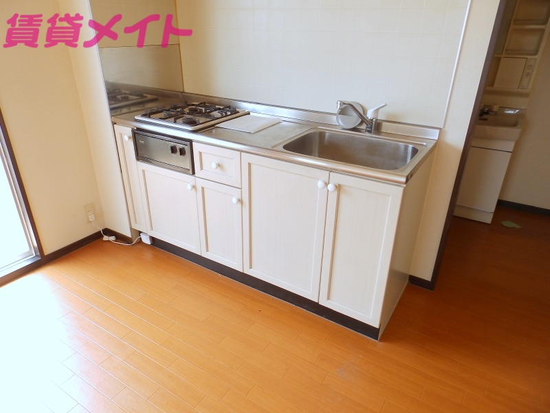 キッチン　反転タイプ参考写真