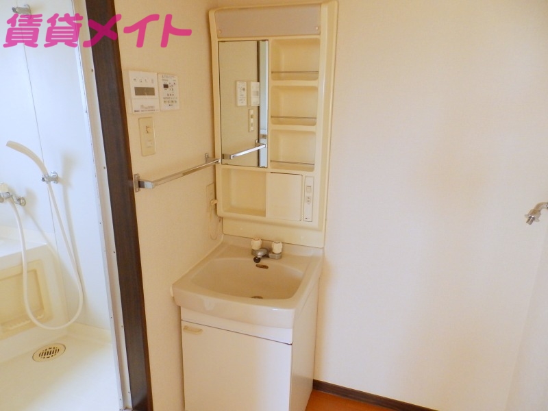 洗面設備　反転タイプ参考写真