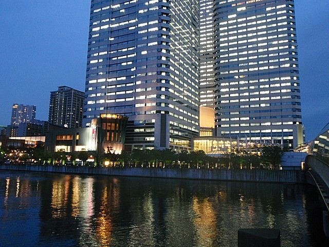 ショッピングセンター　晴海トリトン（ショッピングセンター）まで934m