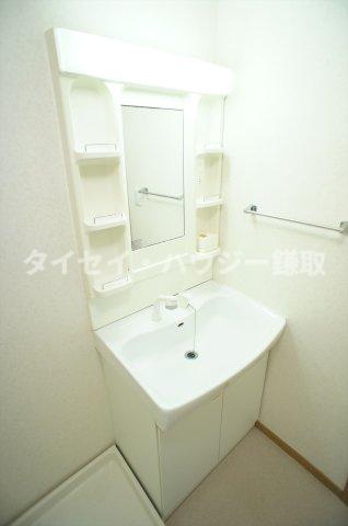 洗面設備　同タイプのお部屋です。現況が優先となります。