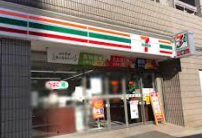 コンビニ　セブンイレブン荒川三ノ輪駅西店（コンビニ）まで365m