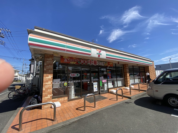 コンビニ　セブンイレブン（コンビニ）まで48m