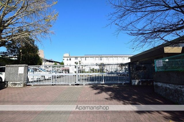 中学校　吉野中学校（中学校）まで1041m