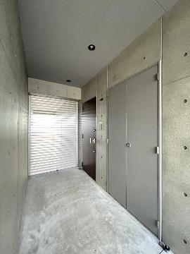 SPACE CUBE HONJINの外観写真