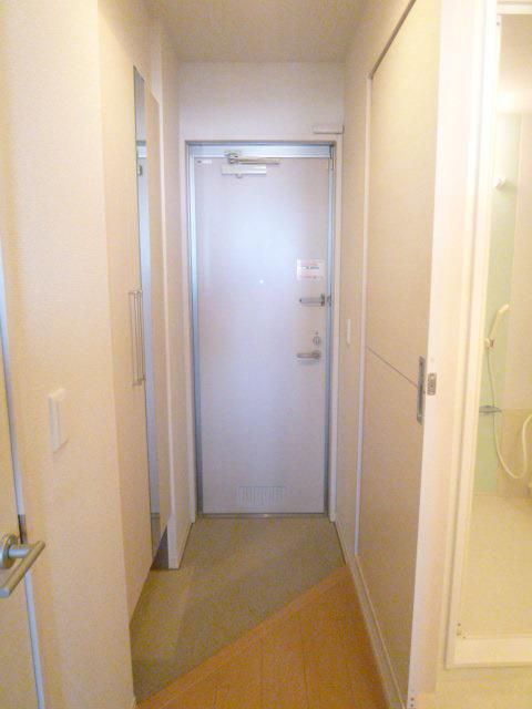 玄関　※写真は同タイプ内観のイメージです