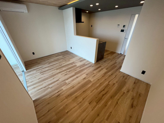居室・リビング　※別部屋の写真です。