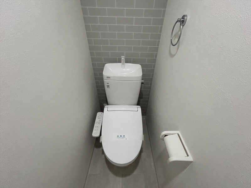 トイレ　温水洗浄便座