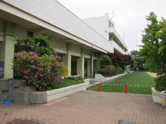 小学校　蓮根第2小学校（小学校）まで105m