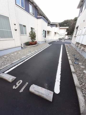 駐車場　車をお持ちの方に嬉しい駐車場付きの物件です