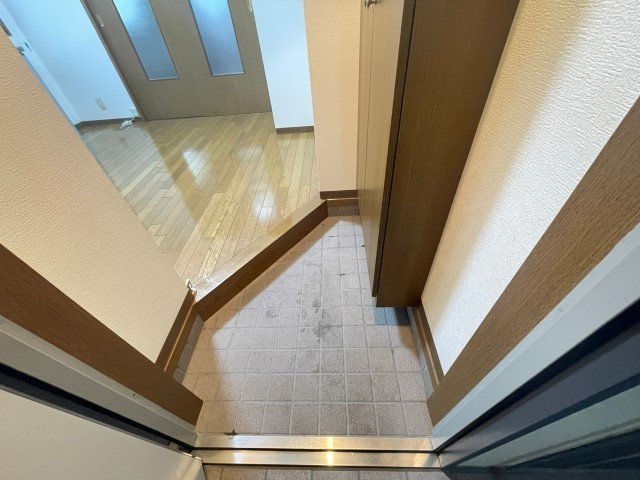 玄関　別部屋の写真です。