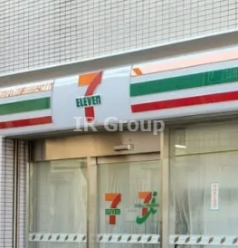 コンビニ　ファミリーマート 西伊興四丁目店（コンビニ）まで598m