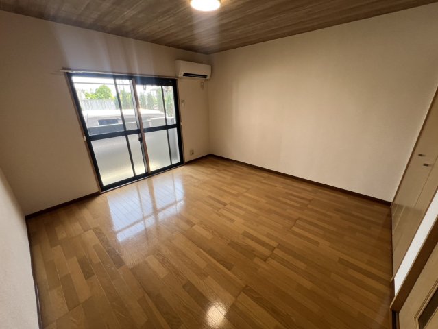 居室・リビング　エアコン付の過ごしやすいお部屋です