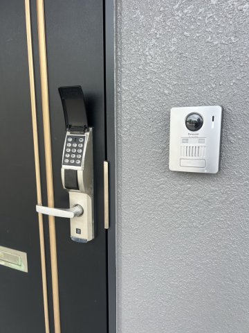 セキュリティ　電子キーとカメラ付きインターフォン
