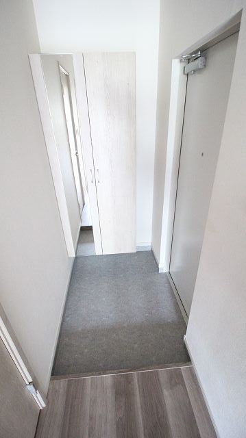 玄関　同物件、同タイプ別の部屋の写真です