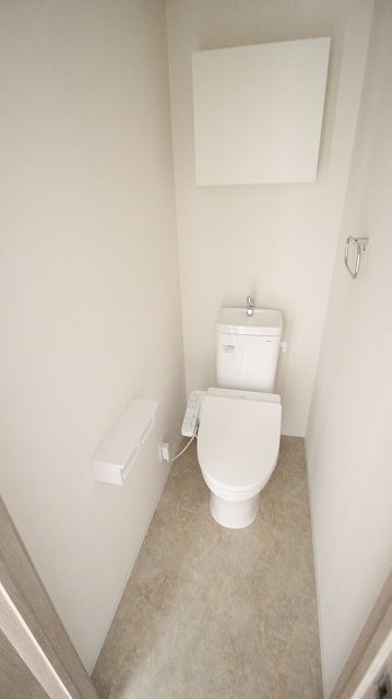 トイレ　同物件、同タイプ別の部屋の写真です