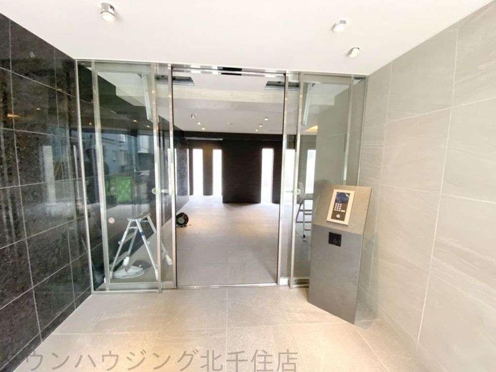 エントランス　エントランス
