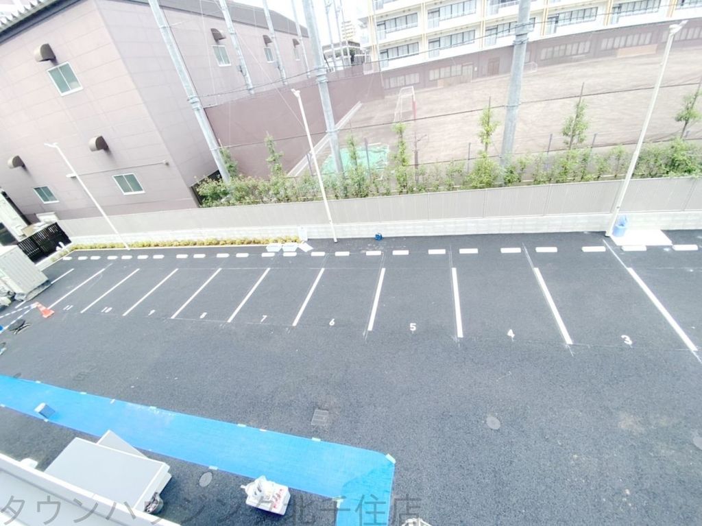 駐車場　駐車場