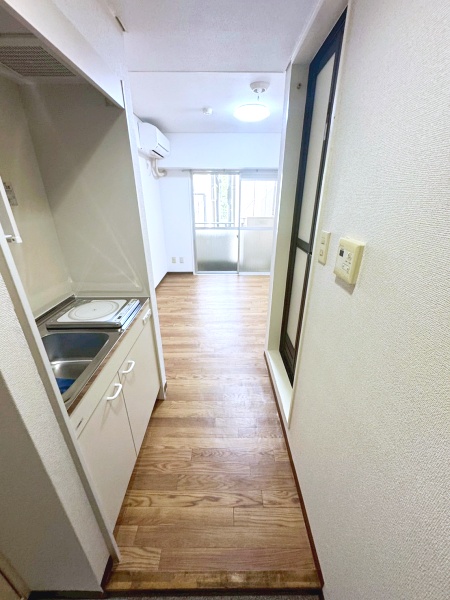 その他部屋・スペース　玄関側からの様子