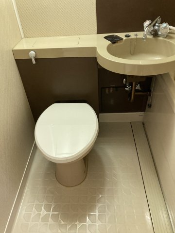 トイレ　お掃除のしやすい３点ユニット