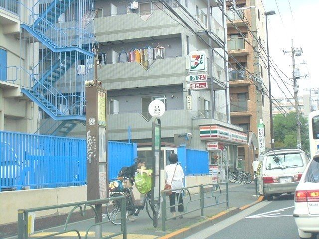 コンビニ　セブンイレブン千住桜木店（コンビニ）まで310m