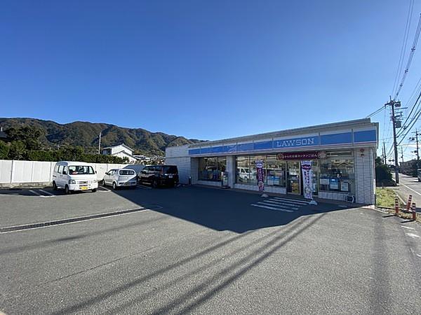 コンビニ　ローソン 八尾服部川店（コンビニ）まで721m