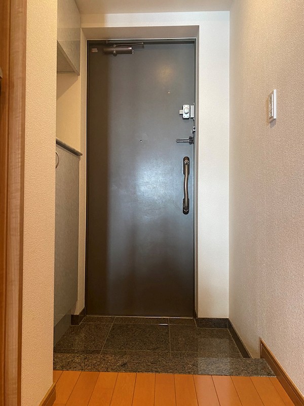 玄関　同仕様写真使用