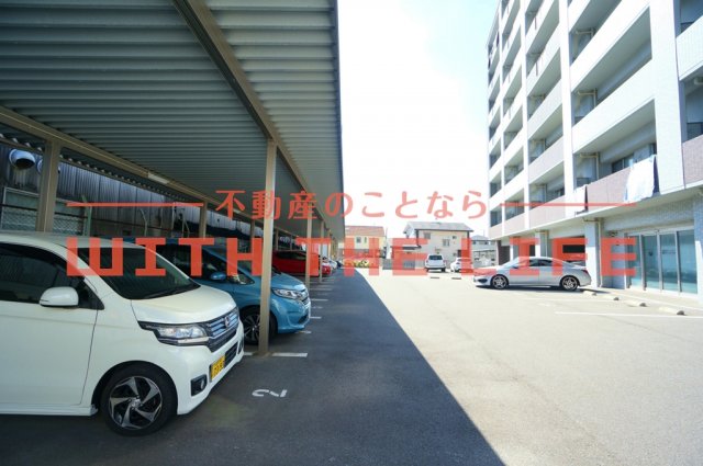 駐車場　駐車場に車を止められます
