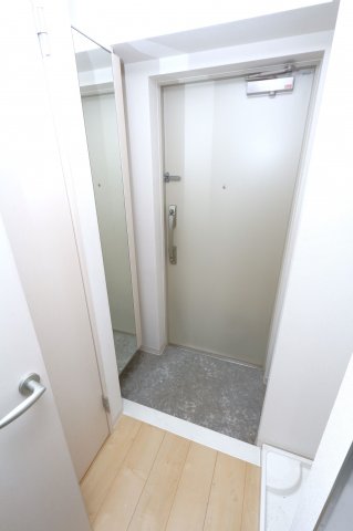 玄関　参考写真（同物件別部屋）