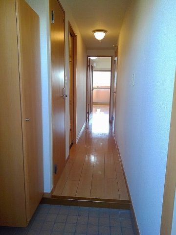玄関　収納もある玄関です