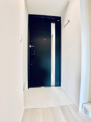 玄関　★散らかりがちな靴はシューズボックスに収納できます