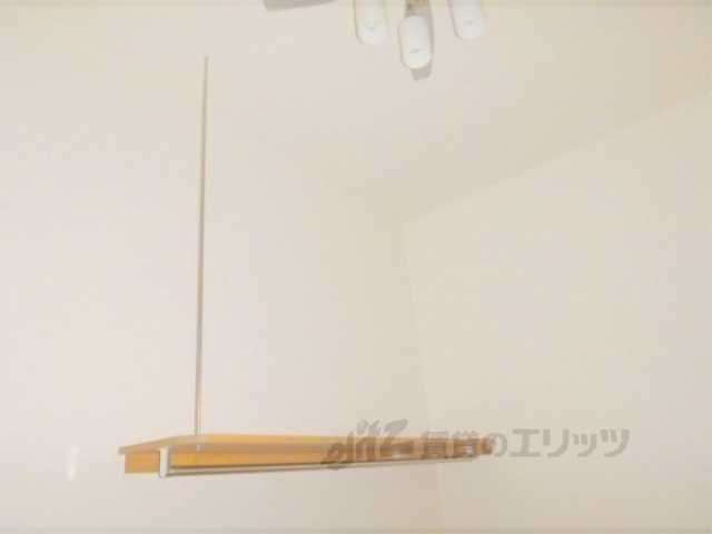 収納　吊り棚