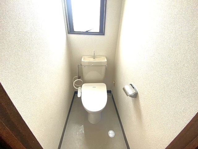 トイレ　温水洗浄便座
