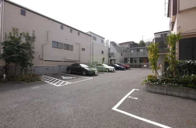 駐車場　グランプラス千駄木