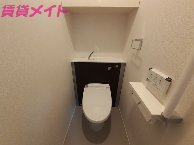 トイレ　同型参考写真