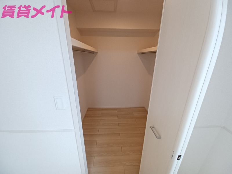 収納　同型参考写真
