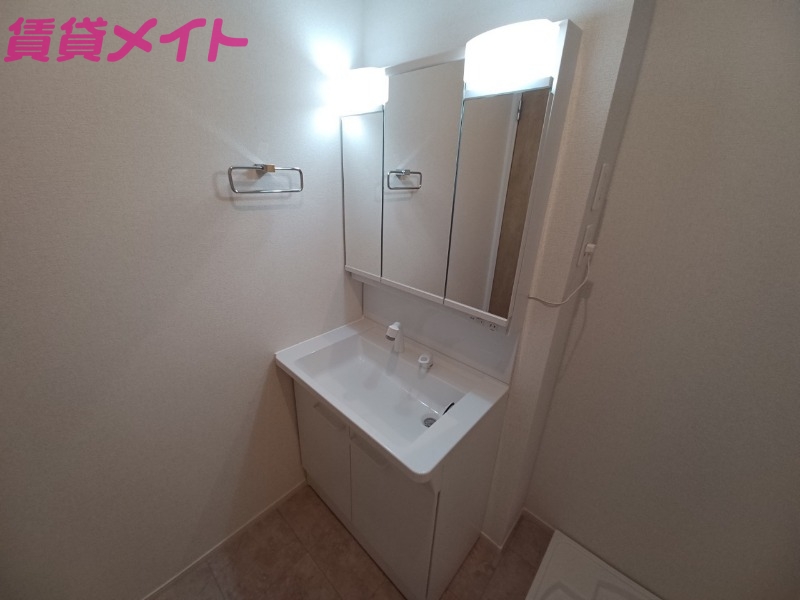洗面設備　同型参考写真