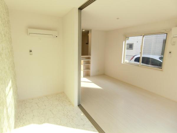 居室・リビング　写真は同一物件の別部屋写真でイメージです
